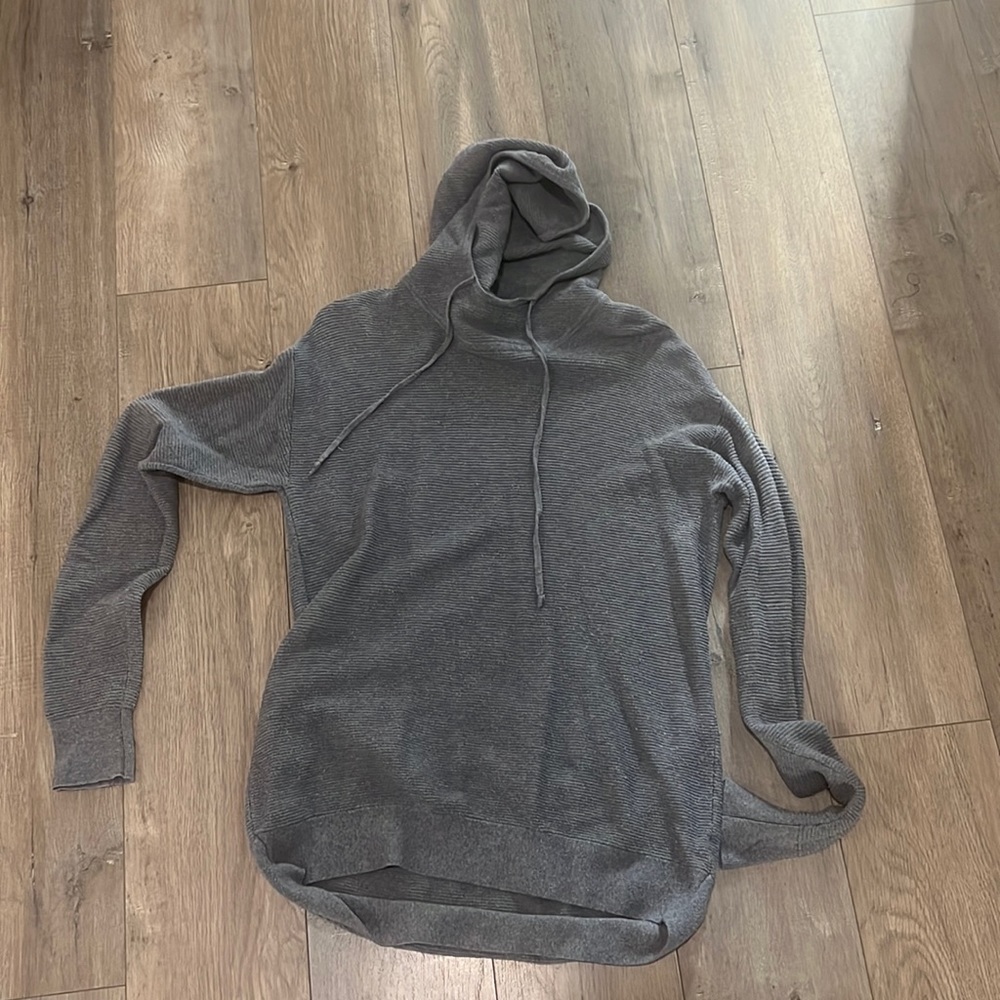 Athleta top with hood